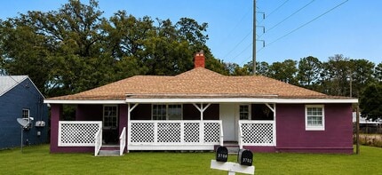 Building Photo - 3702/3708 Ogg Ave Brunswick