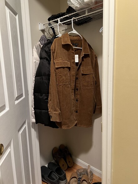 Coat Closet - 7392 Ridgepoint Dr