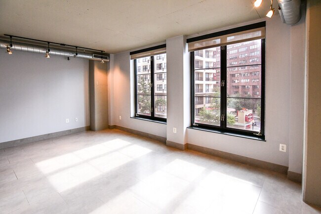 Building Photo - 1133 14th St NW
