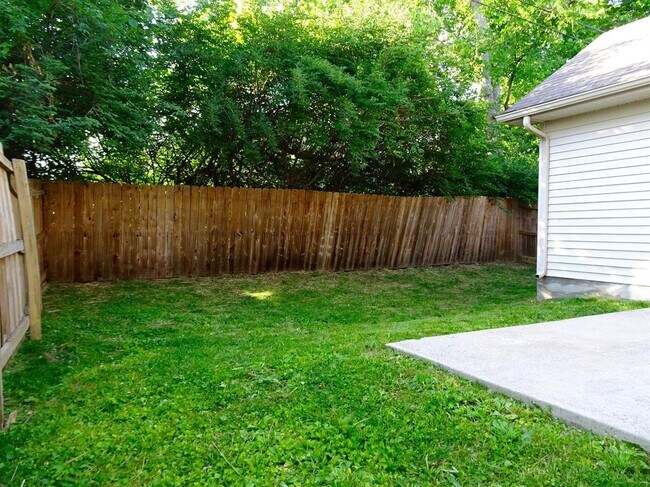 Building Photo - 332 Pleasant Pointe Dr