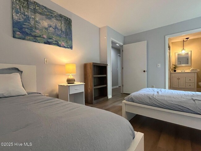 Building Photo - 1010 Monticello Dr