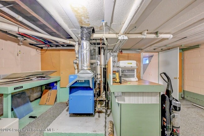 Building Photo - 454 Hickory St