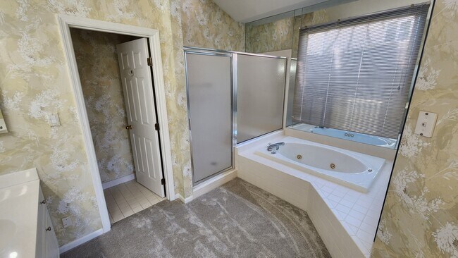 Building Photo - 9696 Carriage Run Ct