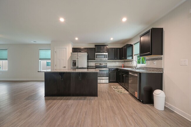 Building Photo - 18304 Patchwork Dr