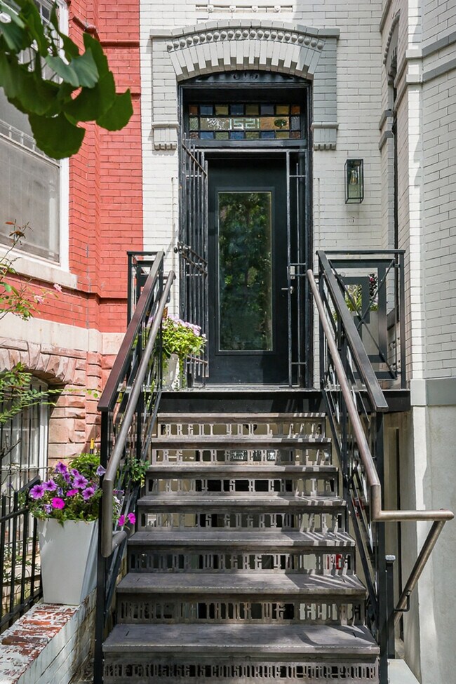Building Photo - 1518 R St NW