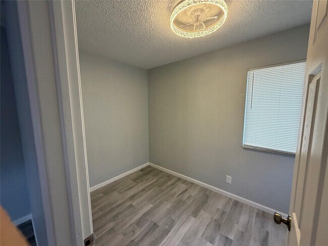 Building Photo - 6522 Harbour Rd