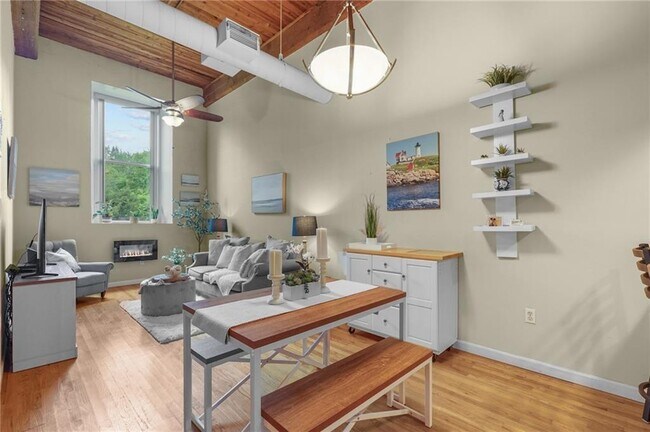 Building Photo - 494 Woonasquatucket Ave
