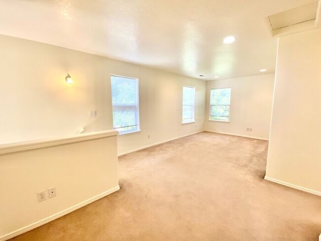 Building Photo - 3056 Lazy River Dr