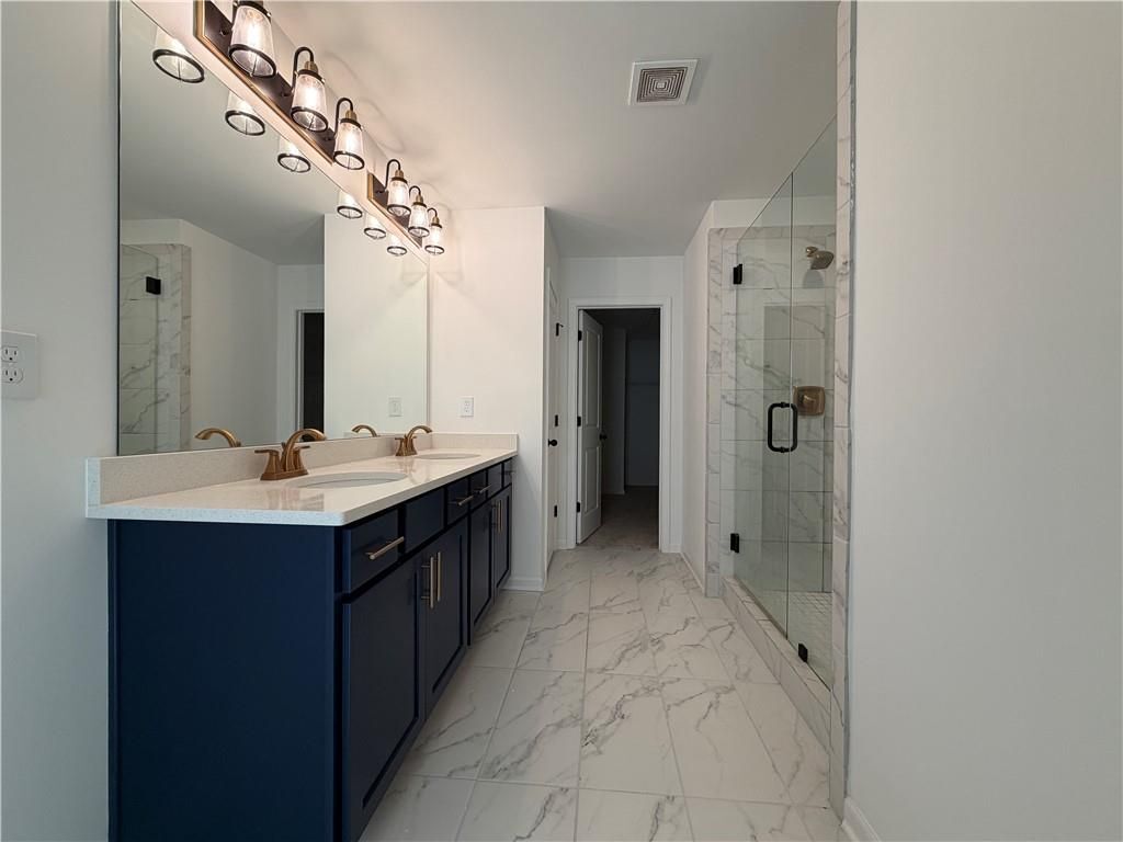 Building Photo - 727 Carmes Dr