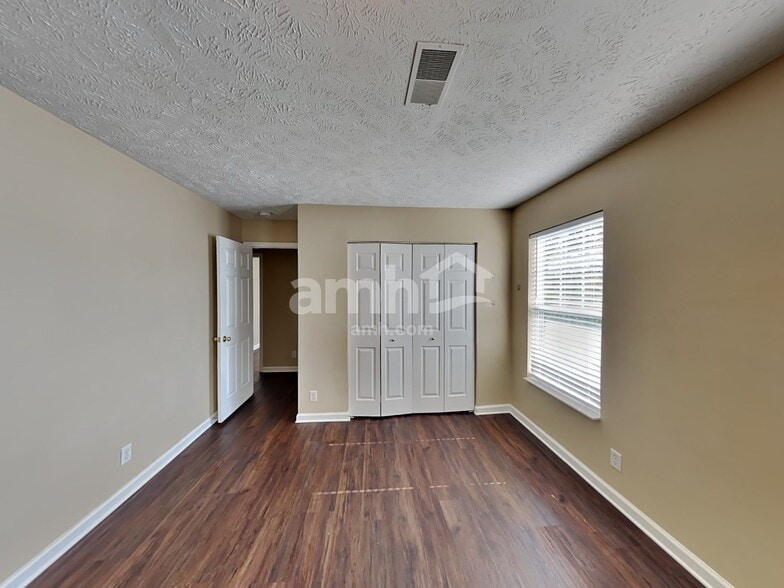 Building Photo - 1032 Lexington Farms Dr