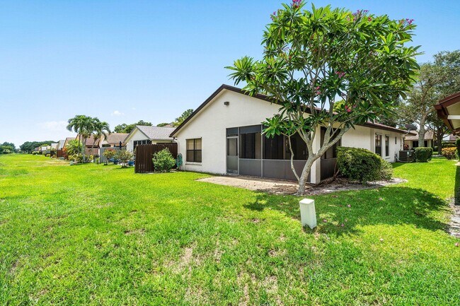 Building Photo - 4932 Boxwood Cir