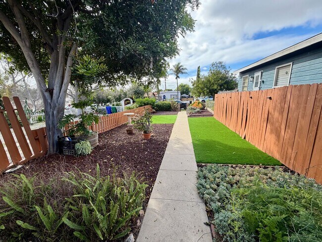 Building Photo - Beautiful 2 Bed / 2 Bath Home Near North Park with Expansive Outdoor Space + Garage!