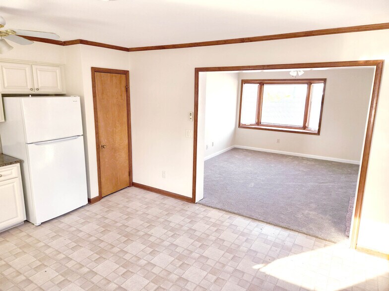 Building Photo - 12422 Kent Rd