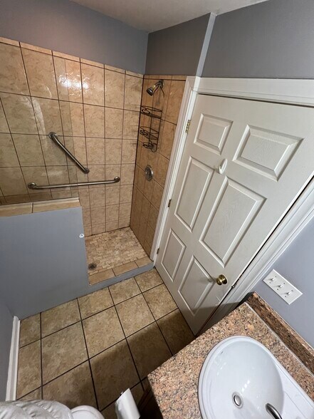 Building Photo - 2147 W 19th St