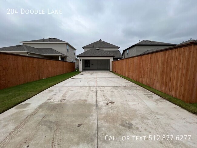 Building Photo - 204 Doodle Ln