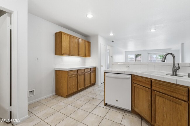 Building Photo - 42144 Madison Dr