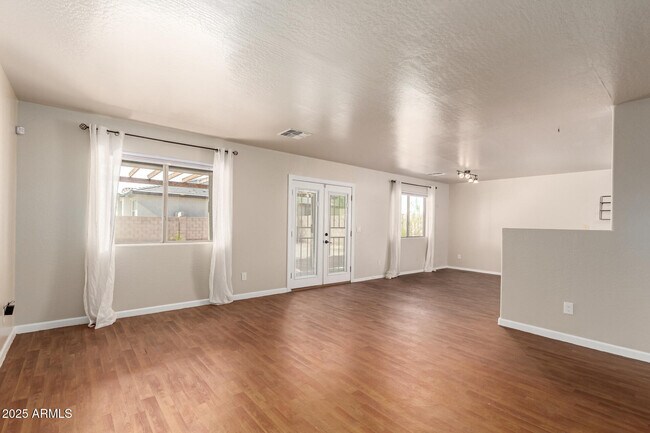 Building Photo - 5722 S 240th Dr