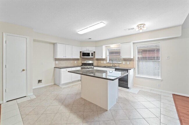 Building Photo - 13734 Bonilla Ln