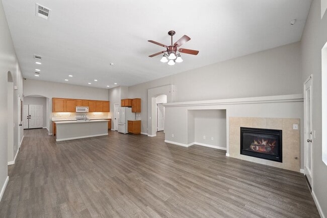 Building Photo - 24898 Sunset Vista Ave