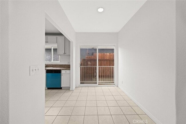 Building Photo - 554 Bonita St