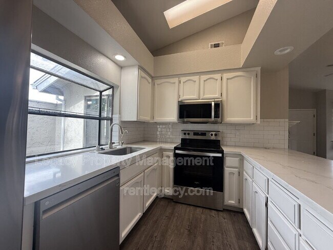 Building Photo - 7059 Sprig Dr