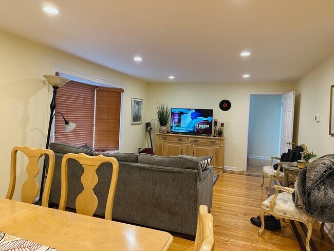 Building Photo - 209 Adams St