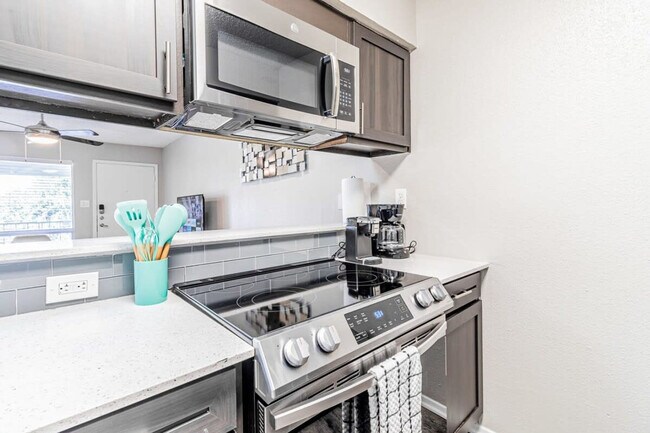 Building Photo - 3501 S 1st St