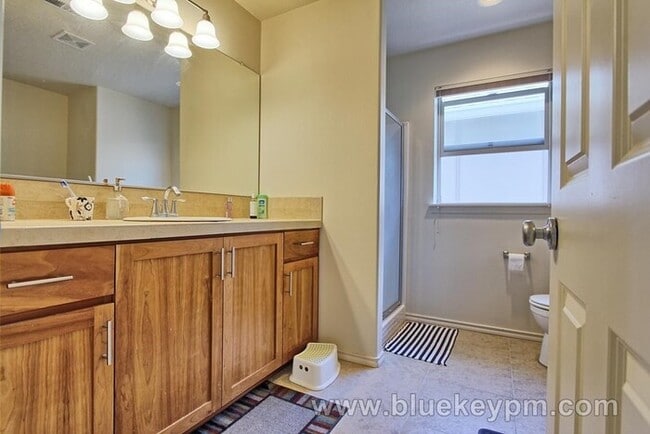 Building Photo - North Bethany Home, 4 Bed 2.5 Bath near PCC Rock Creek and Springville Elem School