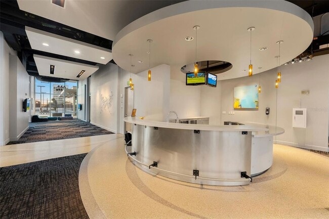 Building Photo - 150 E Robinson St