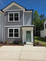Building Photo - 3922 Gloucester Dr W
