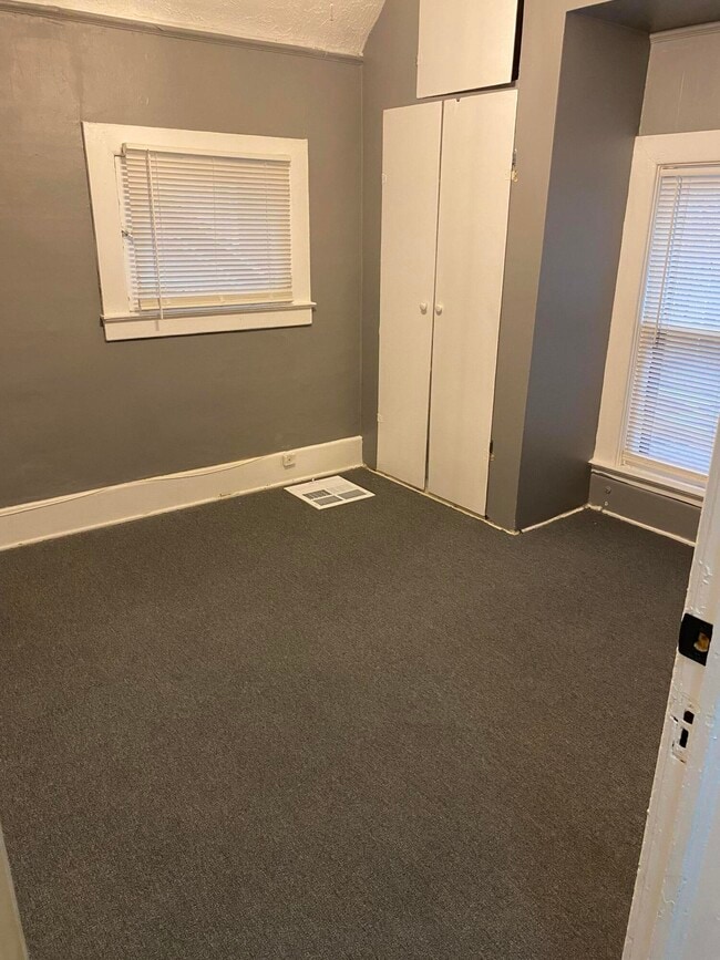 Building Photo - 36 Brighton St