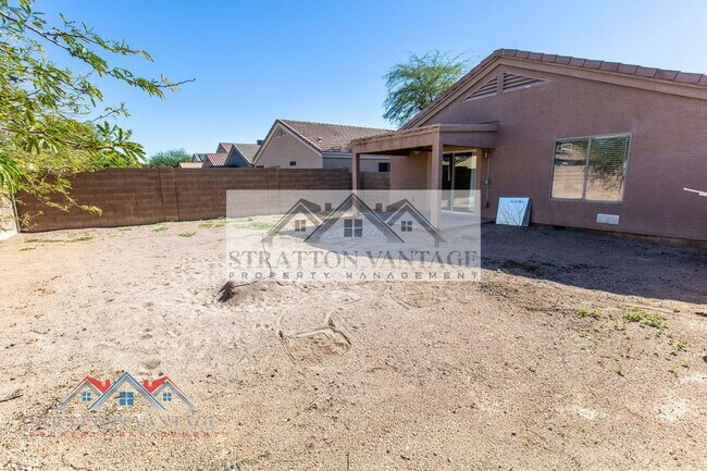 Building Photo - 6714 E Flynn Ave