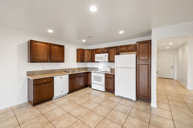 Building Photo - 4441 N Miner Rd