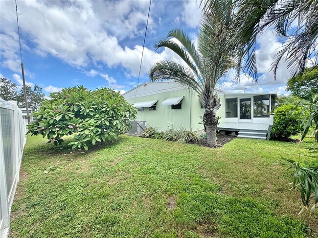 Building Photo - 410 49th Ave Terrace W