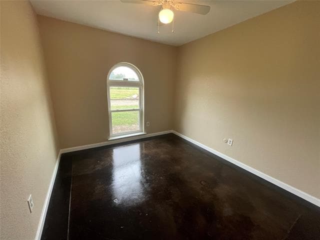 Building Photo - 10157 Peppertree Ln