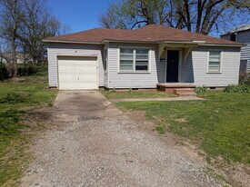 Building Photo - 5763 W 2nd St