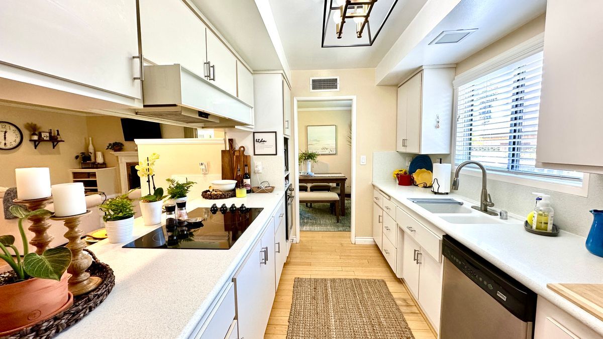 Building Photo - 11624 Paso Robles Ave