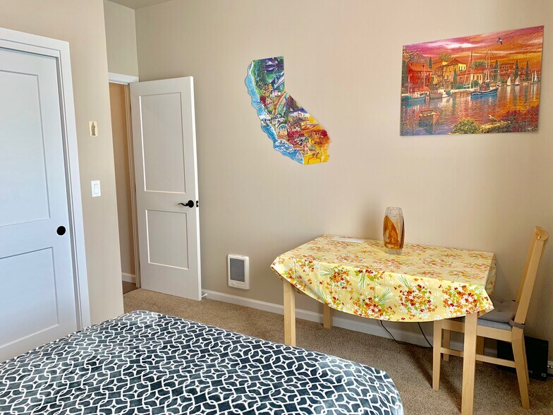 Primary Photo - 2518 J Ave