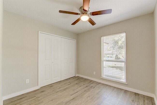 Building Photo - 24015 Beef Canyon Dr