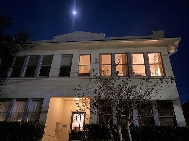 Building Photo - 2905 Albany St