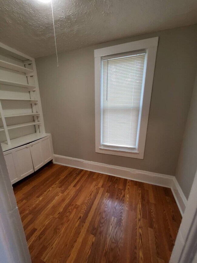 Building Photo - A Place You’ll Love to Call Home – Gorgeous 3-Bedroom Property!