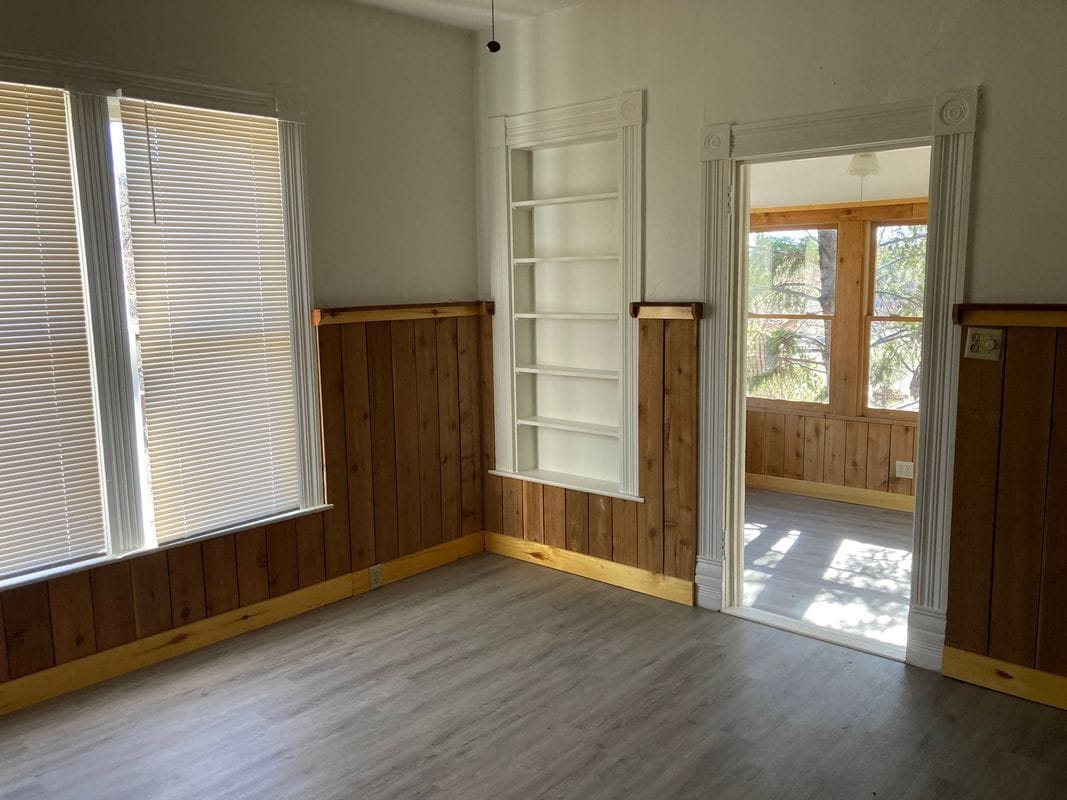 Building Photo - 1015 Manitou Ave