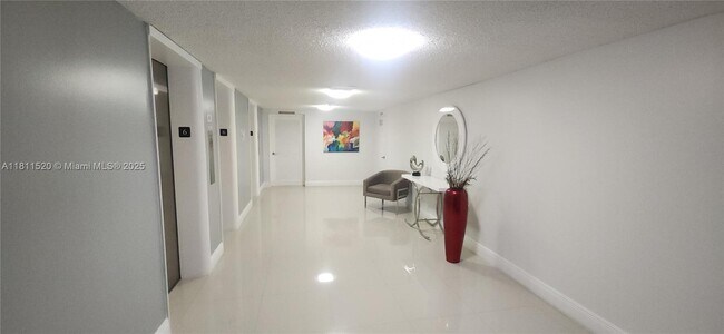Building Photo - 1600 S Ocean Dr