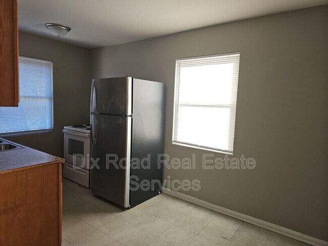 Building Photo - 3121 Gobel Ave
