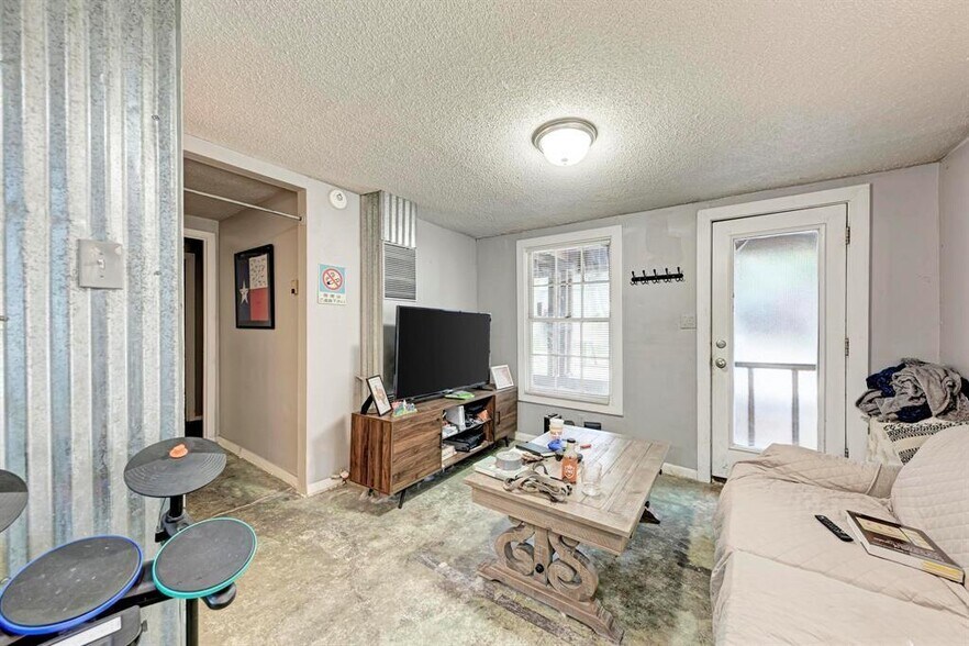 Building Photo - 2834 Salado St