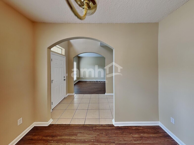 Building Photo - 9183 Prosperity Lake Dr