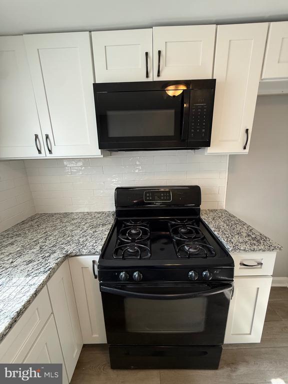 Building Photo - 2140 Ann St