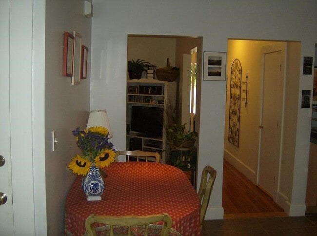 Building Photo - 56 Prentiss St