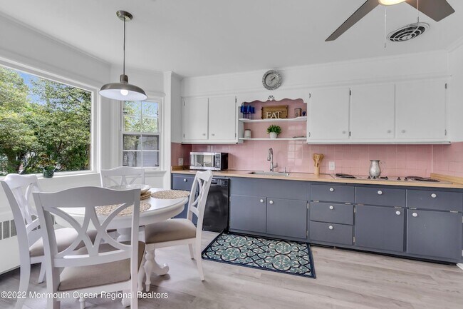 Building Photo - A208 Trenton Blvd