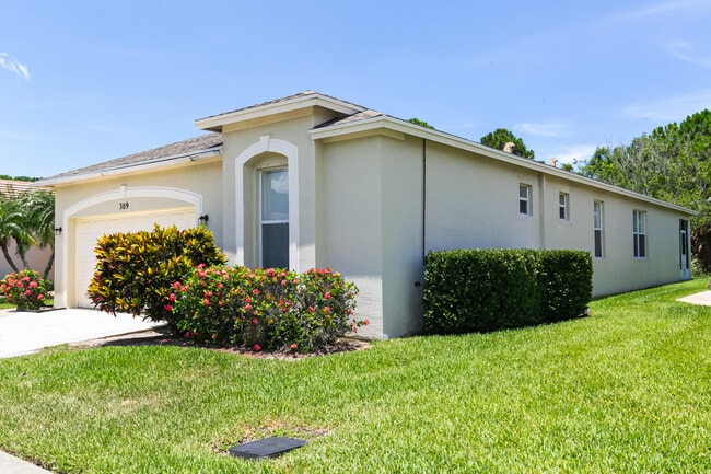 Building Photo - 309 SW Tomoka Springs Dr